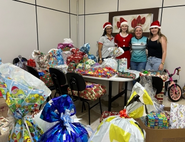 Natal Solidário ilumina o coração de 110 crianças carentes